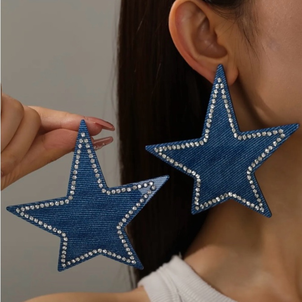 🔴 Denim Blue Star Earrings with Rhinestones